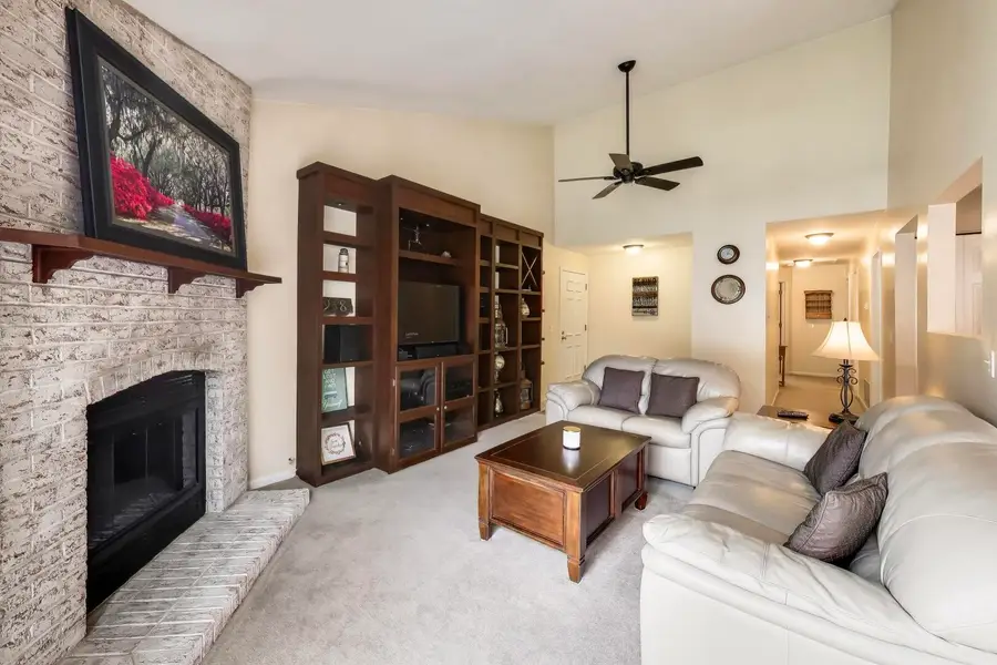 592 Edinburgh Lane #B, Prospect Heights, IL 60070 - #3