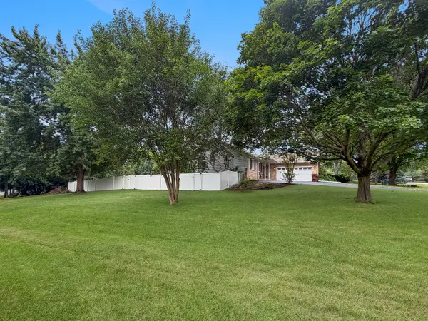 3103 W Greenfield Drive, Freeport, IL 61032