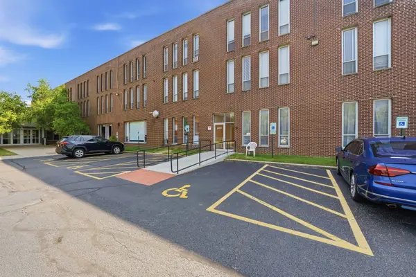14915 E 127th Street #103, Lemont, IL 60439