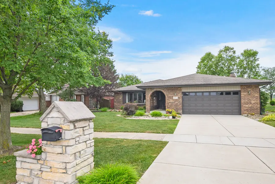 8955 Linden Drive, Tinley Park, IL 60487 - #2