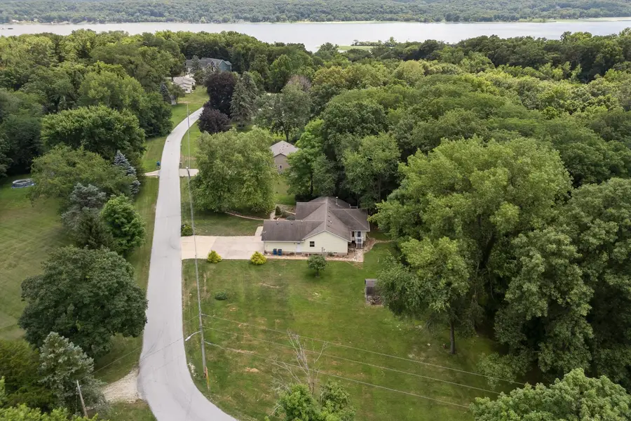 1142 Woodland Lane, Le Claire, IA 52753 - #3