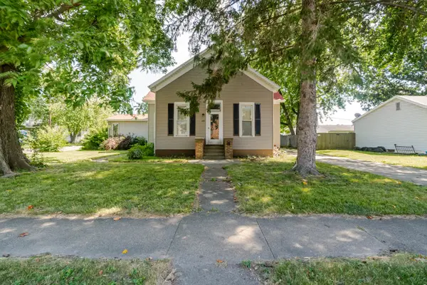 105 7th Street, Lincoln, IL 62656