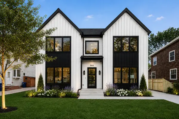 944 Rosemary Terrace, Deerfield, IL 60015