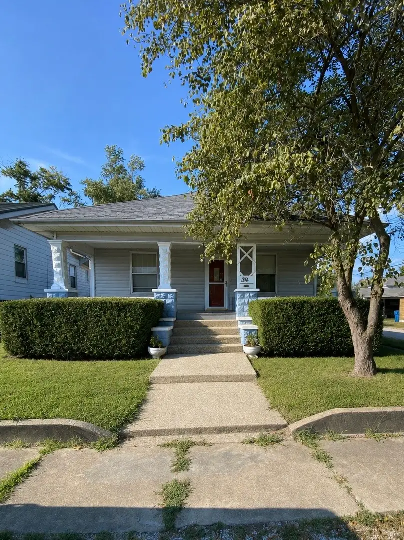 314 E 8th Street, Centralia, IL 62801 - #1