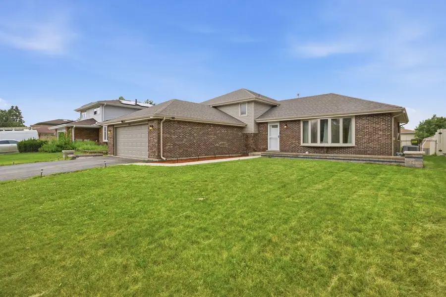 8612 Carriage Lane, Tinley Park, IL 60487 - #2