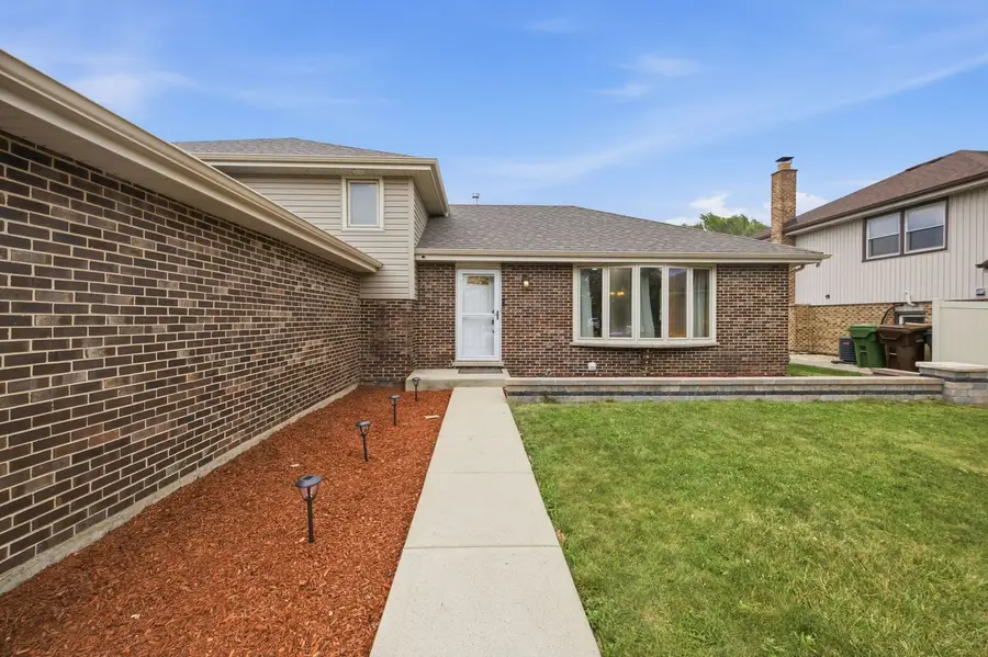 8612 Carriage Lane, Tinley Park, IL 60487 - #3