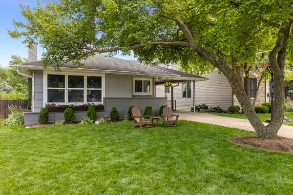 417 Dawn Avenue, Glen Ellyn, IL 60137
