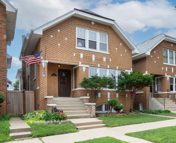4933 W Ainslie Street, Chicago, IL 60630