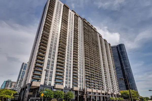 400 E Randolph Street #1812, Chicago, IL 60601