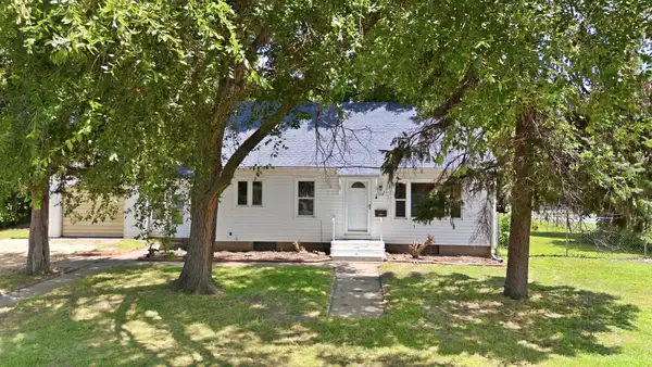 704 2nd Avenue, Camanche, IA 52730