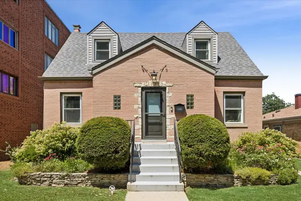 1320 E Washington Street, Des Plaines, IL 60016
