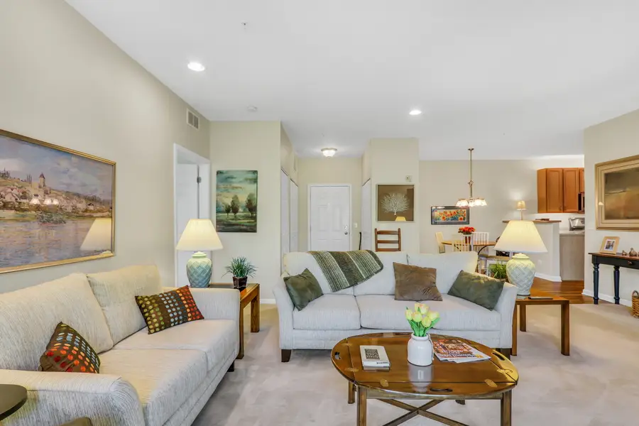 34451 N Old Walnut Circle #205, Gurnee, IL 60031 - #3