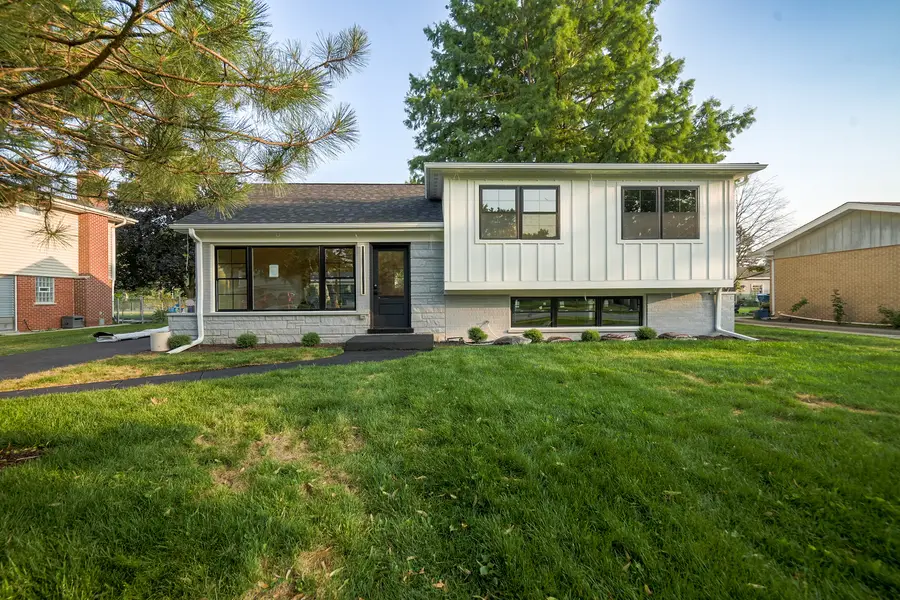1707 W Martin Lane, Mount Prospect, IL 60056 - #3