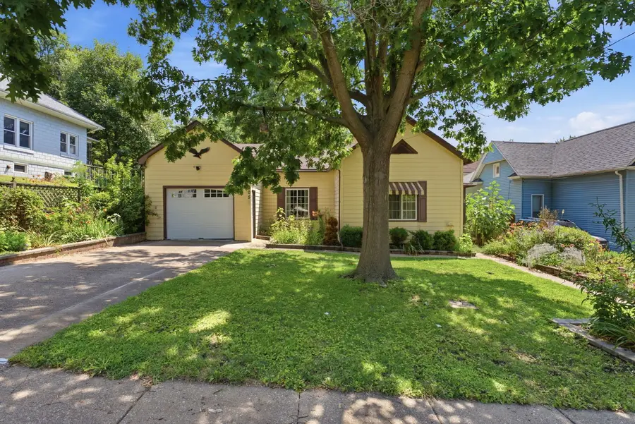 905 Washington Street, Davenport, IA 52804 - #2