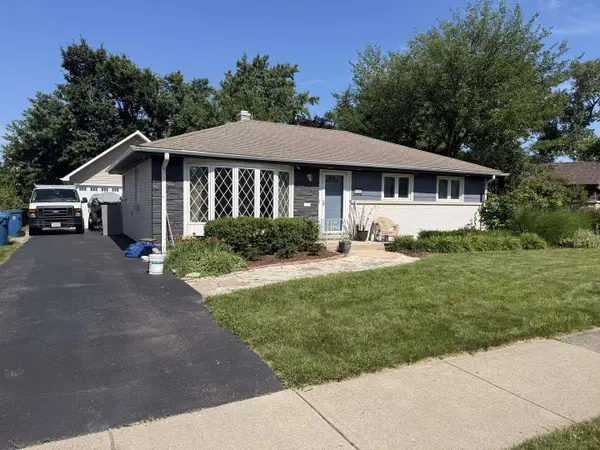 466 N Ridgeland Avenue, Elmhurst, IL 60126