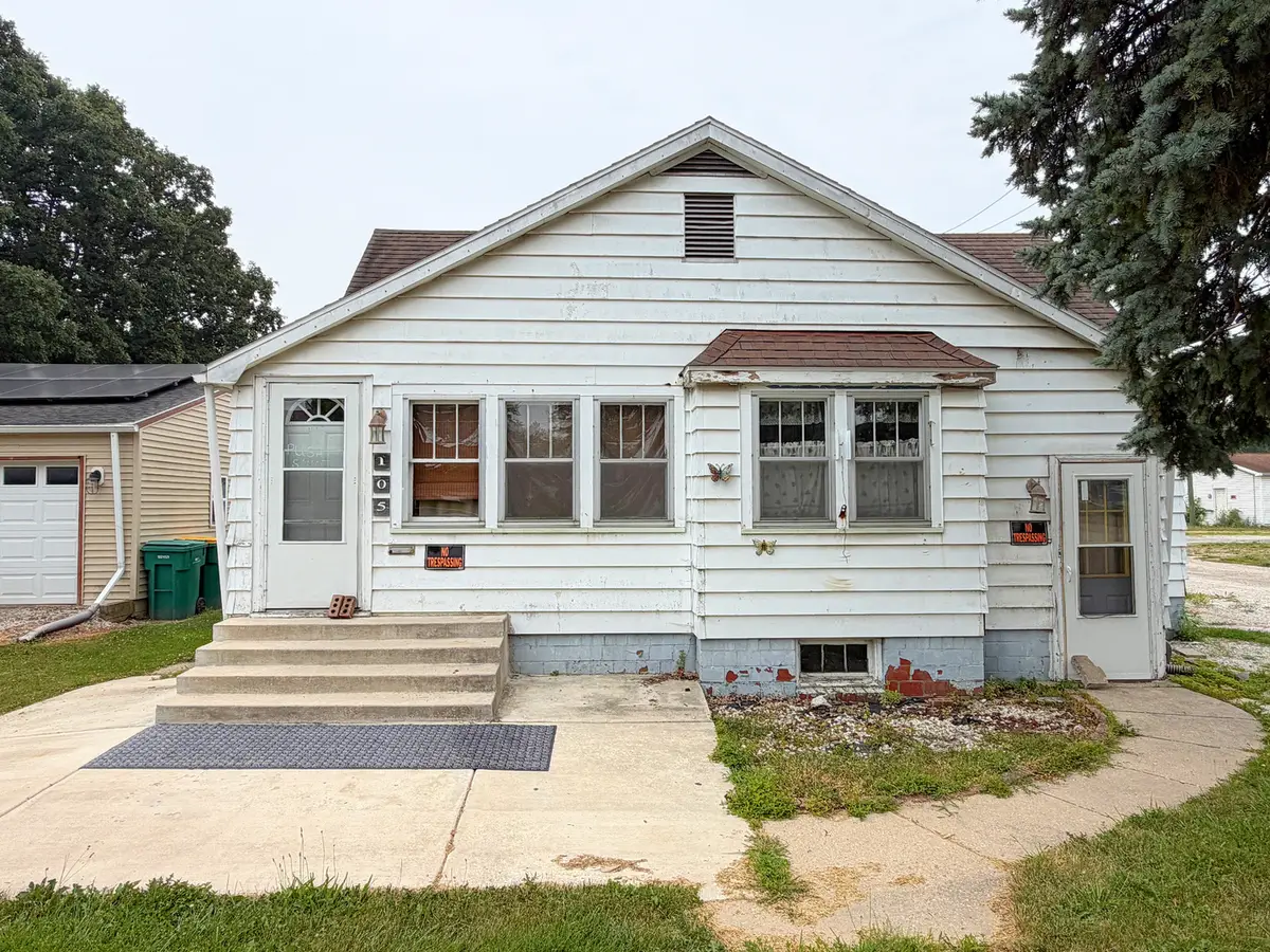 105 E 12th Street, Streator, IL 61364 - #1