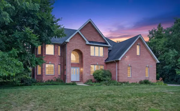 1605 Myrtle Park Street, Roselle, IL 60172