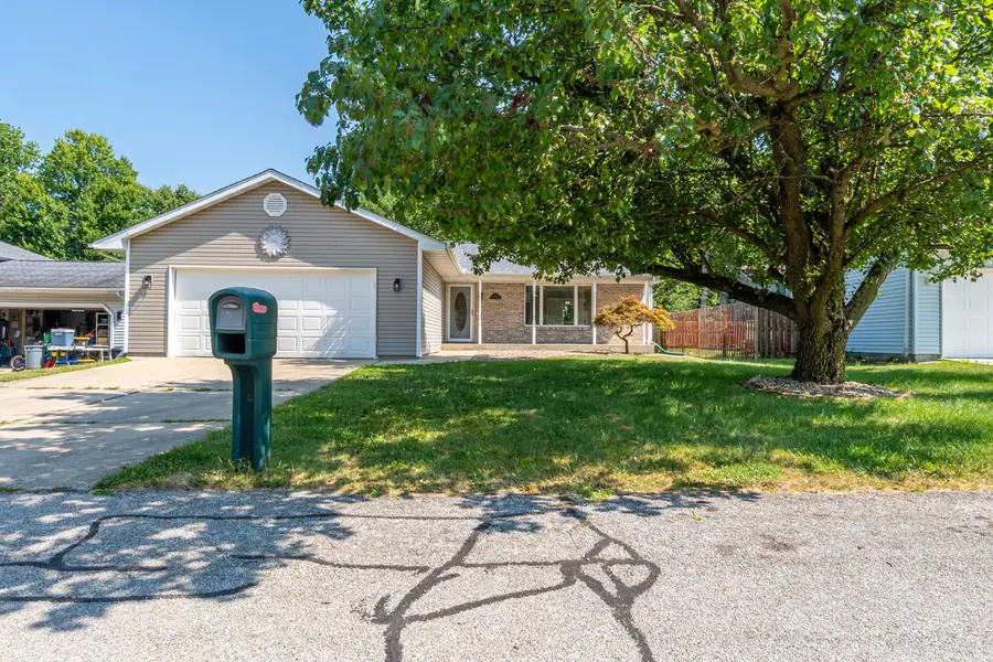 38 Edgewood Court, Bloomington, IL 61701 - #3