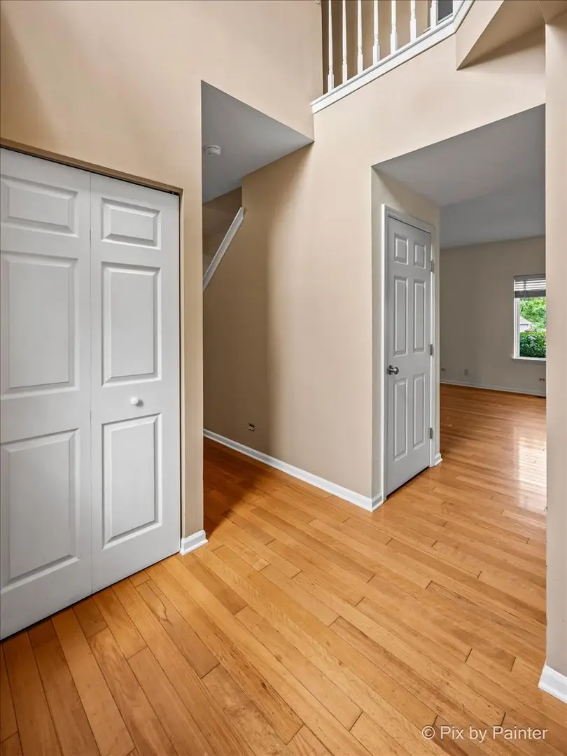 6 Elizabeth Court, Lake In The Hills, IL 60156 - #3