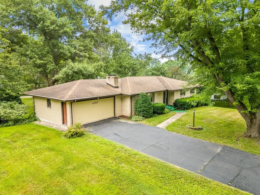 4367 Shorewood Drive, Rockford, IL 61101 - #2