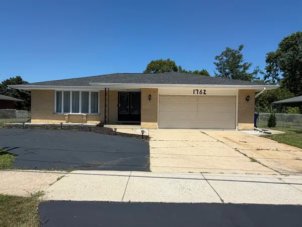 1762 E Camp Mcdonald Road, Mount Prospect, IL 60056