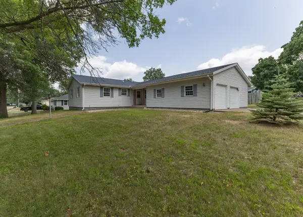 1402 Rosehill Avenue, Camanche, IA 52730