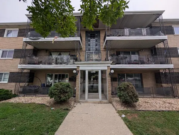 9421 S Roberts Road #2SE, Hickory Hills, IL 60457