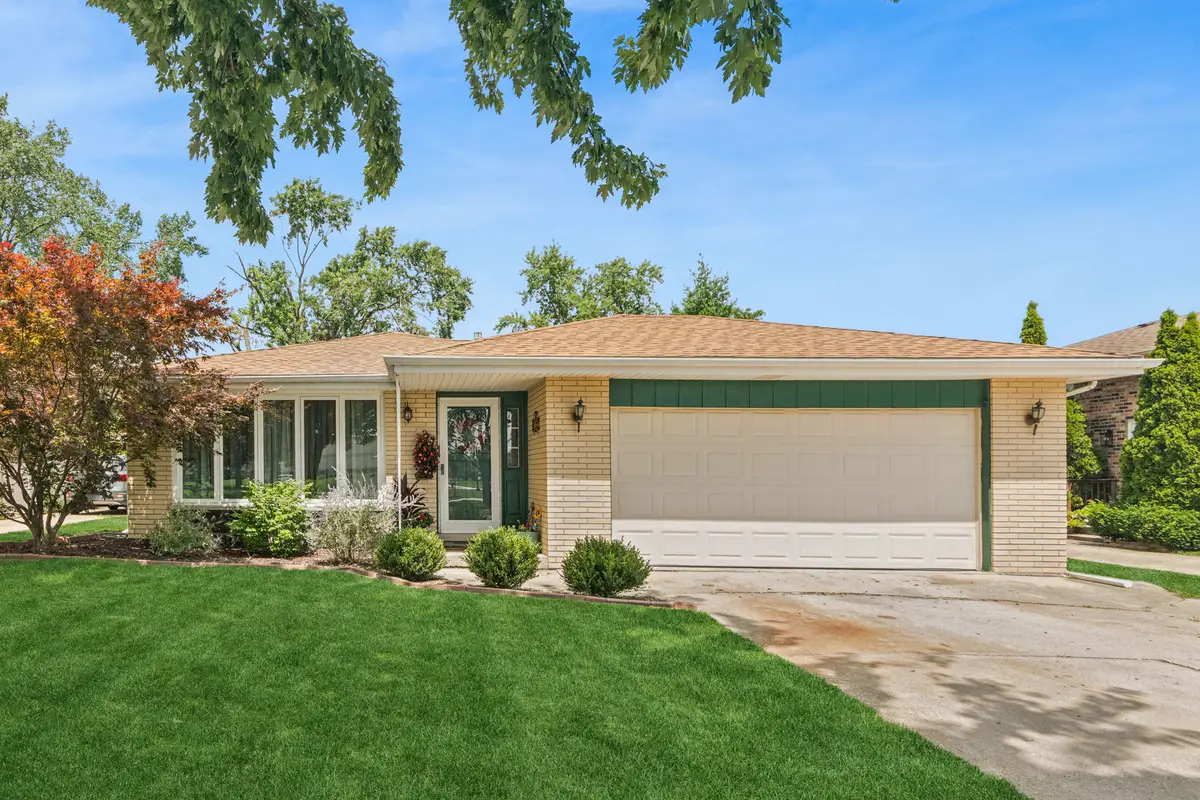 6722 W 93rd Street, Oak Lawn, IL 60453 - #1