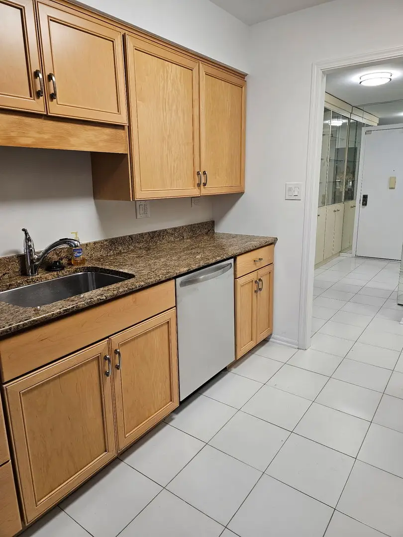 6400 N Cicero Avenue #212, Lincolnwood, IL 60712 - #2