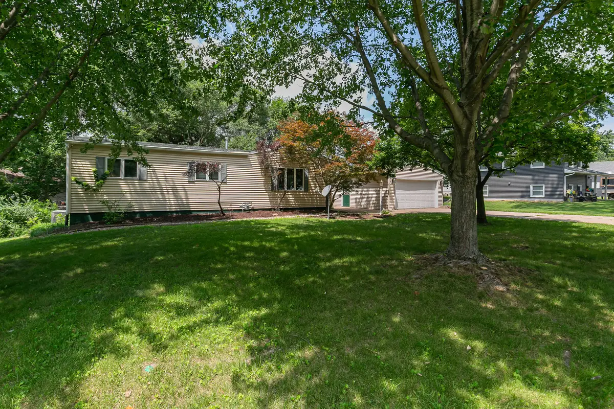 3325 40th Street, Moline, IL 61265 - #1