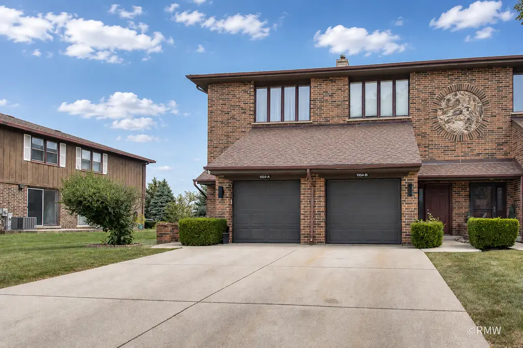 1354 W Byron Avenue, Addison, IL 60101 - #1