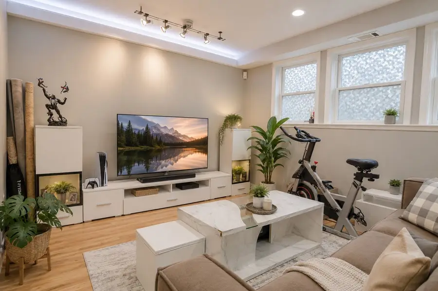 127 Callan Avenue #1, Evanston, IL 60202 - #2