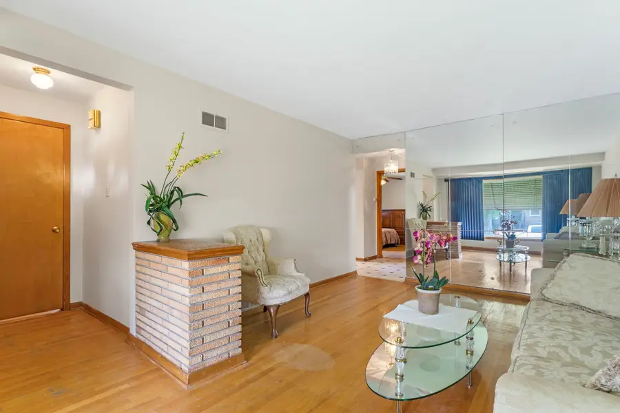 2146 N Mcvicker Avenue, Chicago, IL 60639 - #3
