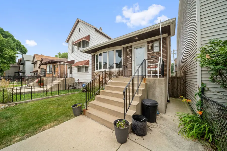3753 S Emerald Avenue, Chicago, IL 60609 - #2