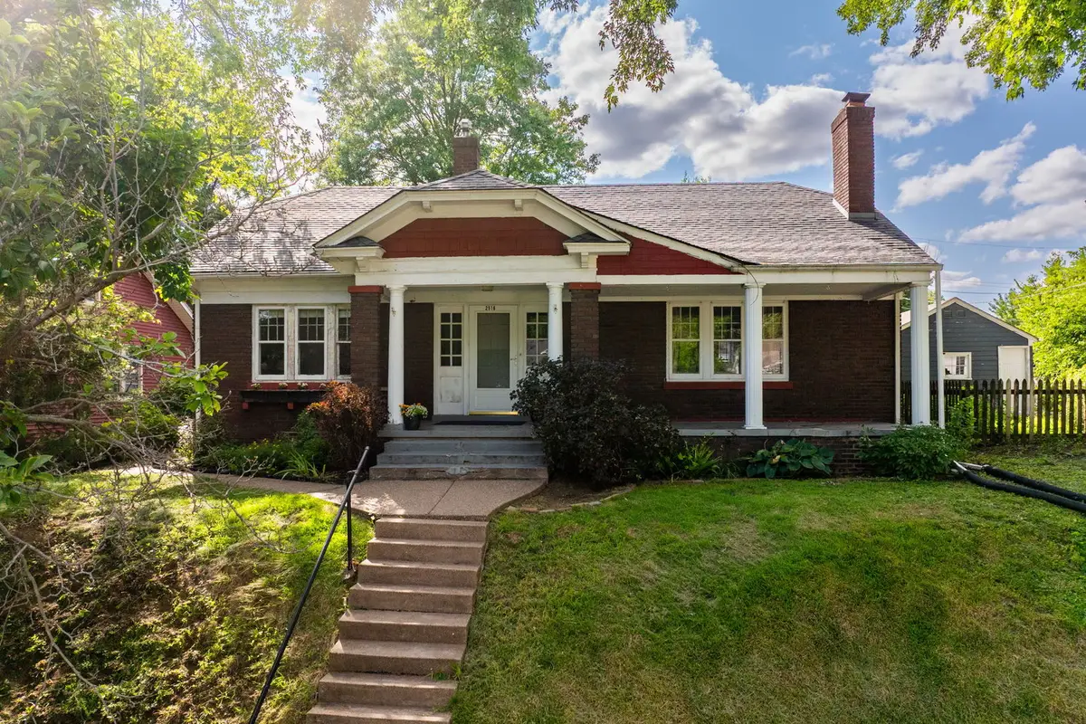 2516 Middle Road, Davenport, IA 52803 - #1