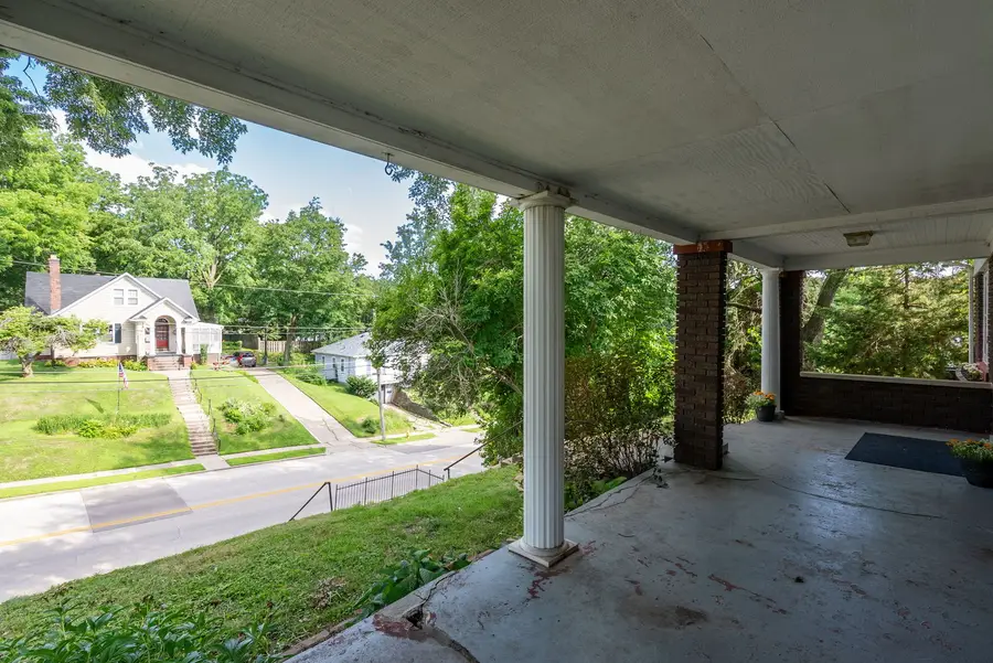 2516 Middle Road, Davenport, IA 52803 - #3