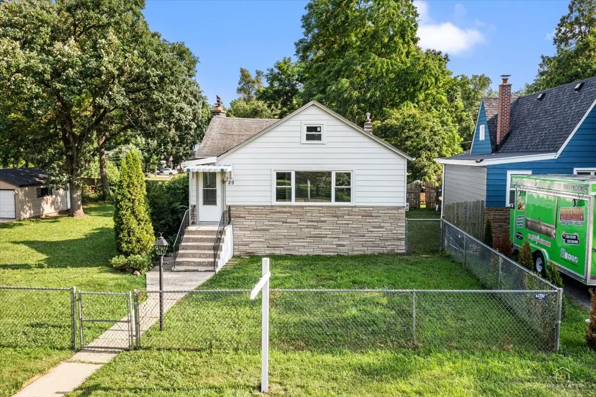 29 Glenwood Drive, Round Lake Beach, IL 60073 - #1