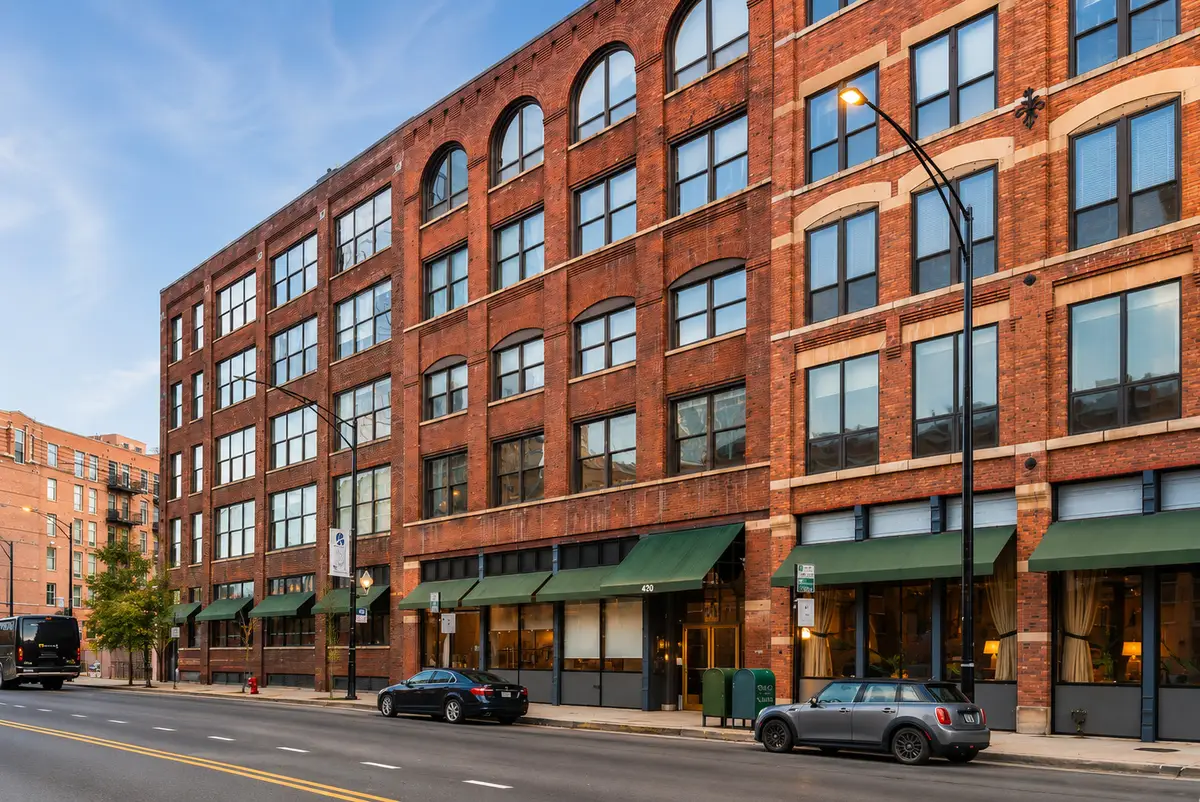 420 W Grand Avenue #2H, Chicago, IL 60654 - #1