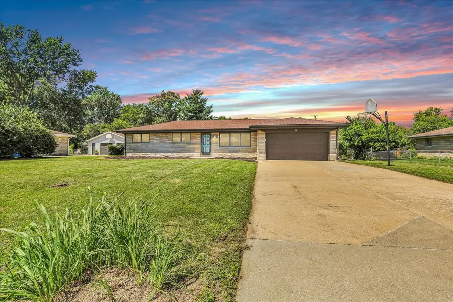24 Lake Knolls Drive, Chatham, IL 62629 - #2