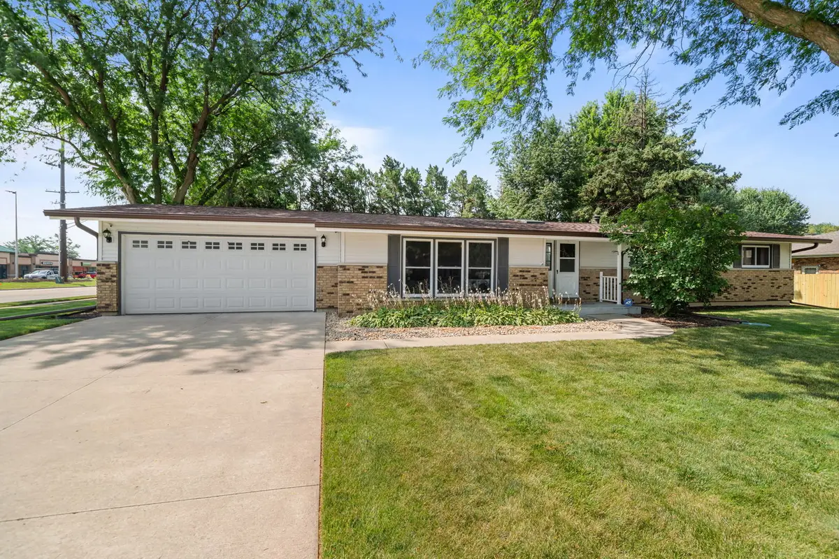 216 Linder Lane, Rochelle, IL 61068 - #1