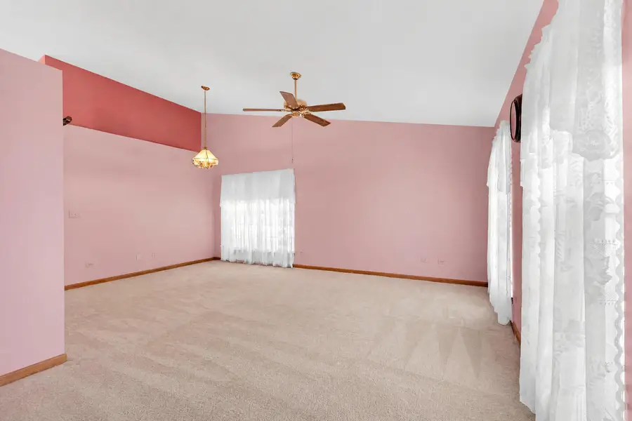 110 Port Cove, Carpentersville, IL 60110 - #2