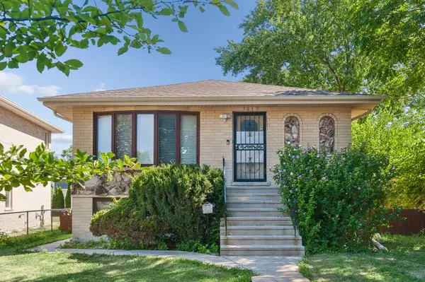 7017 W Jarvis Avenue, Niles, IL 60714