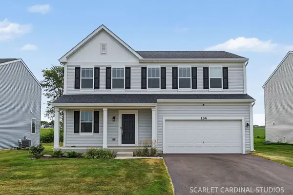 134 Piper Glen Avenue, Oswego, IL 60543