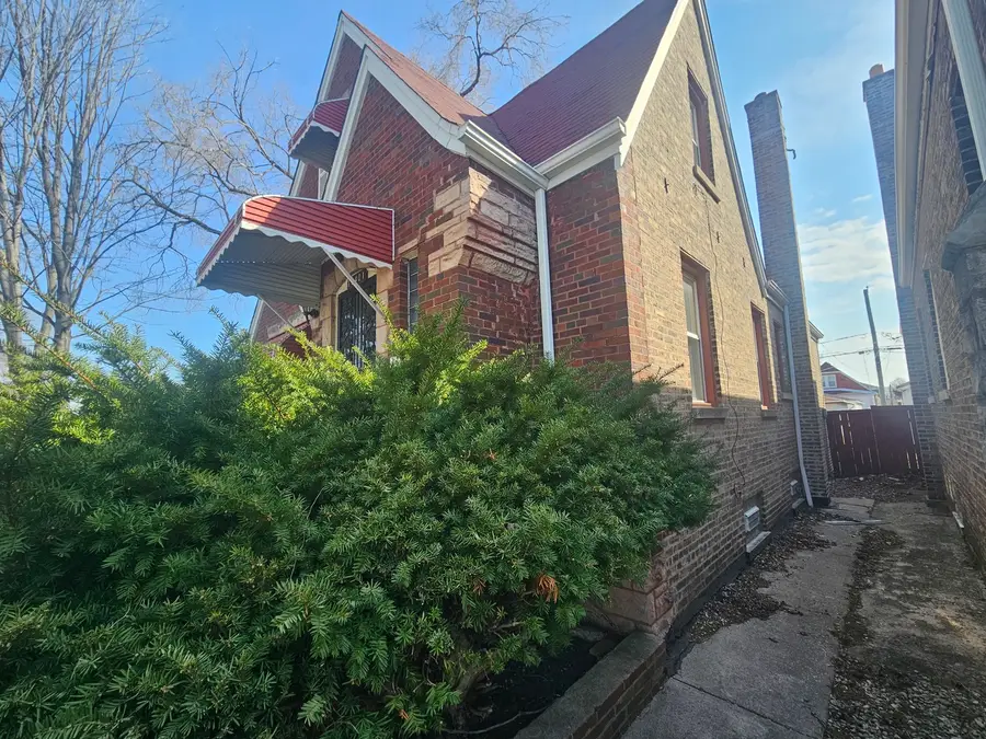 10401 S Forest Avenue, Chicago, IL 60628 - #2
