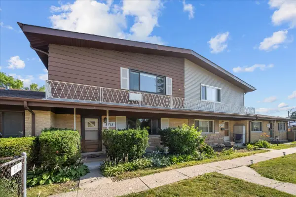8713 N National Avenue, Niles, IL 60714