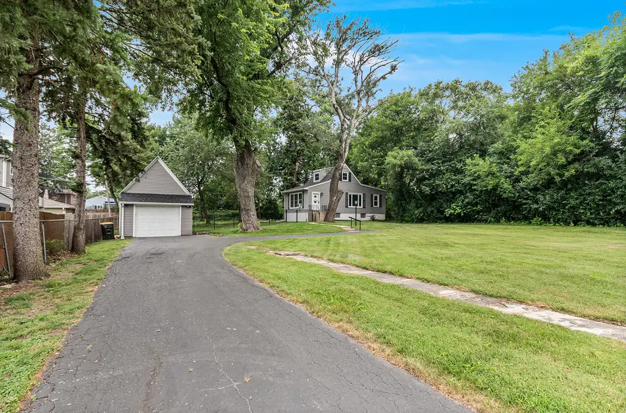28 S Richmond Avenue, Westmont, IL 60559 - #3