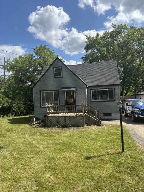 1111 Idlewild Drive, Round Lake Beach, IL 60073