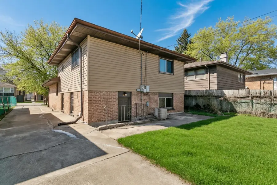 14129 S Hoxie Avenue, Burnham, IL 60633 - #2
