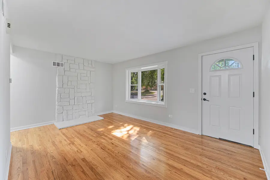 707 S Elmwood Avenue, Waukegan, IL 60085 - #3