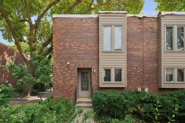 1926 N Larrabee Street, Chicago, IL 60614
